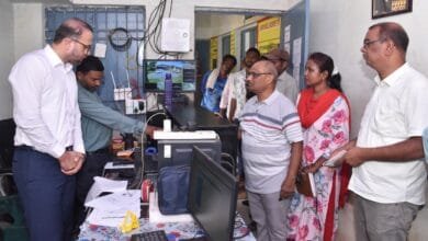 राजनांदगांव : कलेक्टर ने धान खरीदी केन्द्र भानपुरी का किया आकस्मिक निरीक्षण