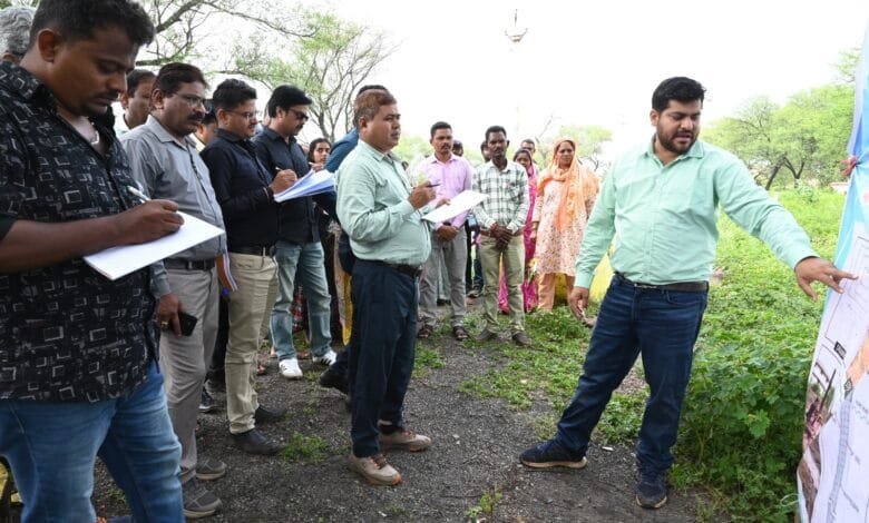 राजनांदगांव : जिले में मनरेगा अंतर्गत संचालित नवाचार एवं उत्कृष्ट कार्यों का अवलोकन करने पहुंचा 7 राज्यों का प्रतिनिधिमंडल