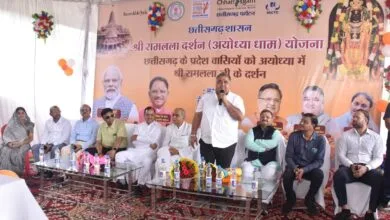 राजनांदगांव : पर्यटन मंत्री राजेश अग्रवाल ने श्री रामलला दर्शन अयोध्या धाम योजना अंतर्गत दुर्ग एवं बस्तर संभाग के 650 तीर्थ यात्रियों को हरी झंडी दिखाकर स्पेशल ट्रेन से किया रवाना