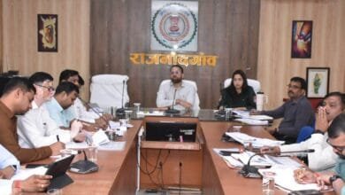 राजनांदगांव : सर्वोच्च प्राथमिकता देते हुए नागरिकों को स्वास्थ्य सुविधाएं कराएं उपलब्ध - कलेक्टर