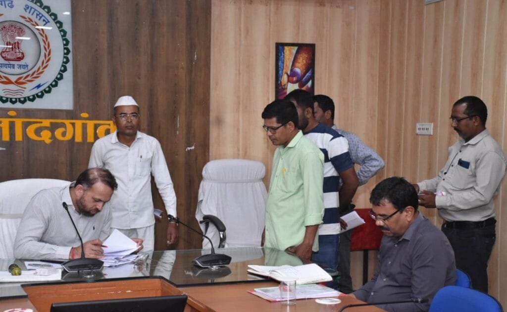 राजनांदगांव : कलेक्टर ने जनदर्शन में पहुंचे जनसामान्य की सुनी शिकायत एवं समस्याएं