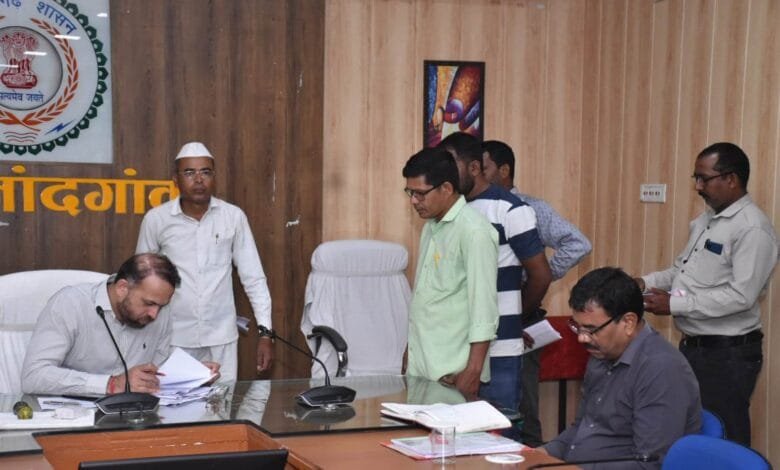 राजनांदगांव : कलेक्टर ने जनदर्शन में पहुंचे जनसामान्य की सुनी शिकायत एवं समस्याएं