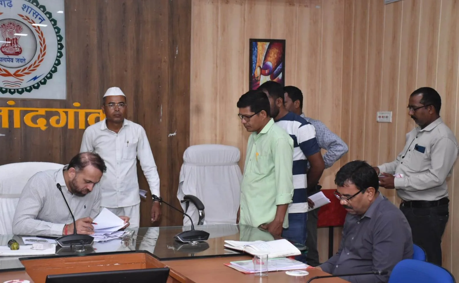 राजनांदगांव : कलेक्टर ने जनदर्शन में पहुंचे जनसामान्य की सुनी शिकायत एवं समस्याएं