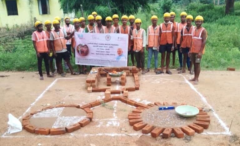 मोहला : युवाओं को मिल रहा राजमिस्त्री का प्रशिक्षण, खुले स्वरोजगार के दरवाजे