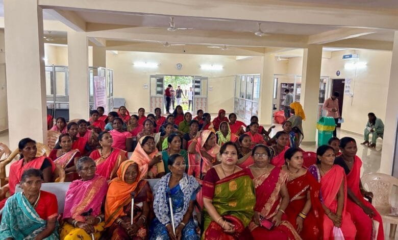 मोहला : स्वस्थ नारी, सशक्त परिवार अभियान के अंतर्गत जिले में जेरियाट्रिक मेगा कैंप का आयोजन