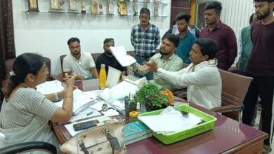 राजनांदगांव : भाजपा के शासन में अधिकारी अब ज्ञापन लेने से कर रहे हैं मना,NSUI ने कार्यालय में किया चस्पा