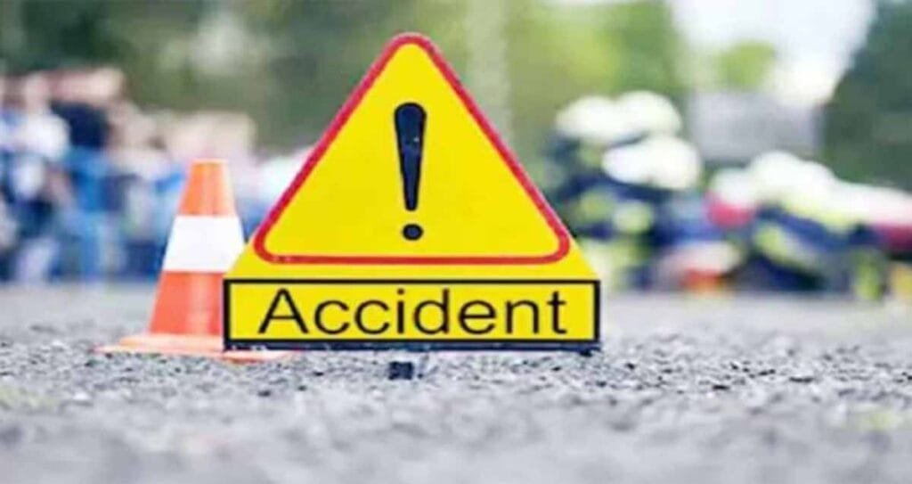 CG : ट्रक की चपेट में आकर मजदूर की मौत, ग्रामीणों ने किया प्रदर्शन…