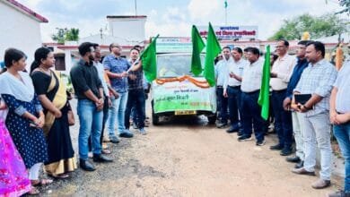 मोहला : अपर कलेक्टर श्री मरकाम ने सूर्यरथ को हरी झंडी दिखाकर किया रवाना