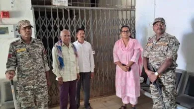 मोहला : कलेक्टर प्रजापति ने की वेयरहाउस का निरीक्षण, राजनैतिक दल के प्रतिनिधि रहें मौजूद