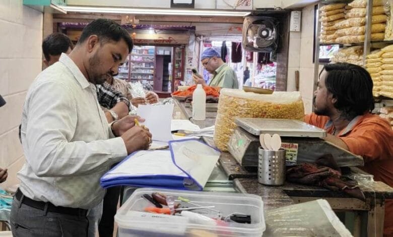 राजनांदगांव : कलेक्टर ने आगामी दीपावली पर्व के दृष्टिगत खाद्य प्रतिष्ठान एवं मिठाई दुकानों के जांच करने के दिए निर्देश