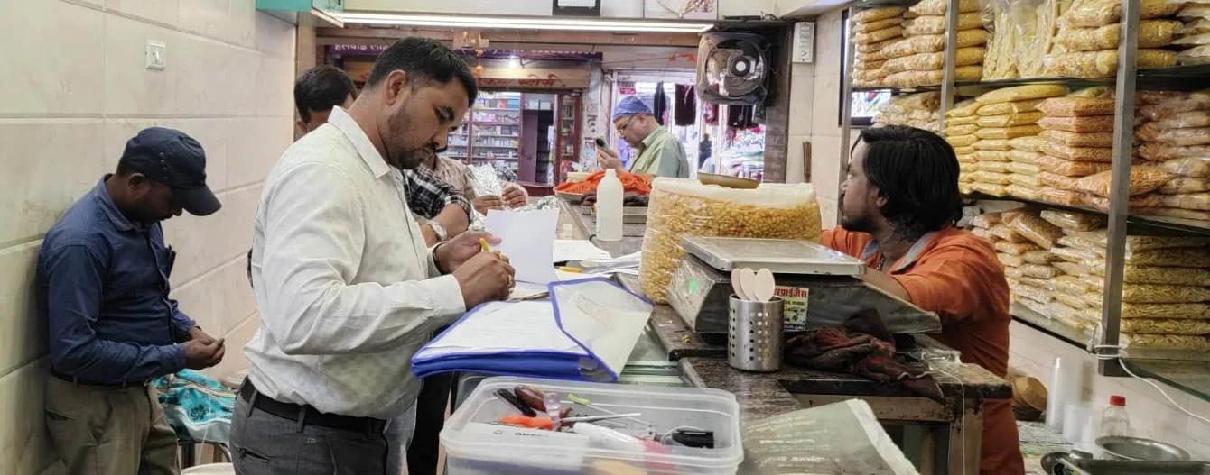 राजनांदगांव : कलेक्टर ने आगामी दीपावली पर्व के दृष्टिगत खाद्य प्रतिष्ठान एवं मिठाई दुकानों के जांच करने के दिए निर्देश