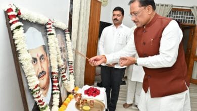 रायपुर : मुख्यमंत्री ने राष्ट्रपिता महात्मा गांधी और पूर्व प्रधानमंत्री श्री लाल बहादुर शास्त्री को उनकी जयंती पर किया नमन
