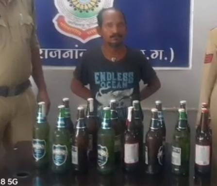 Rajnandgaon: ढाबा में चल रही थी अवैध शराब बिक्री, दो आरोपी गिरफ्तार