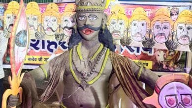 राजनांदगांव : मिट्टी का रावण का वध किया गया - पुरोहित संघ