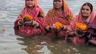 राजनांदगांव : मोती तालाब में श्रद्धा और आस्था का संगम, उगते सूर्य को अर्घ्य अर्पित कर सम्पन्न हुआ छठ महापर्व