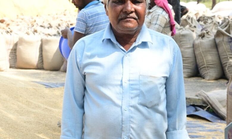 राजनांदगांव : धान उपार्जन केन्द्रों में मिल रही सुविधाओं से जिले के किसानों में खुशी : किसान यादव राम वर्मा