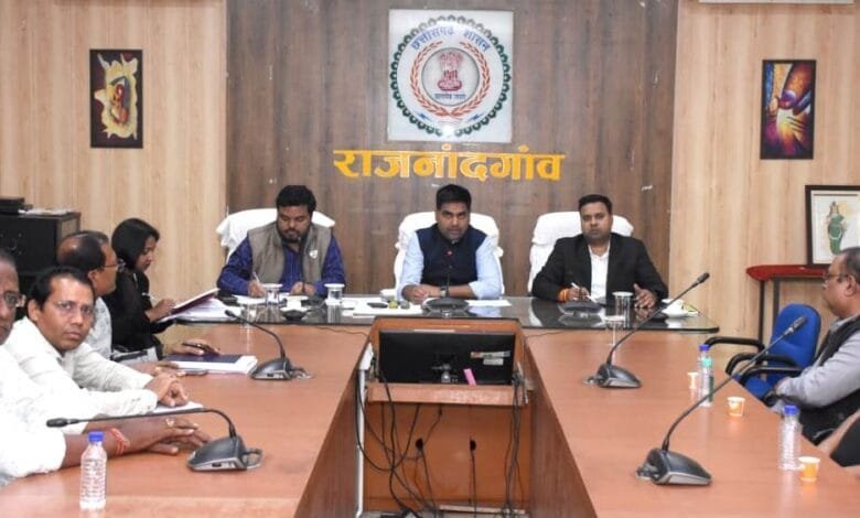 राजनांदगांव : कलेक्टर ने मिलर्स के पंजीयन एवं धान उठाव के मद्देनजर जिले के सभी मिलर्स की बैठक ली