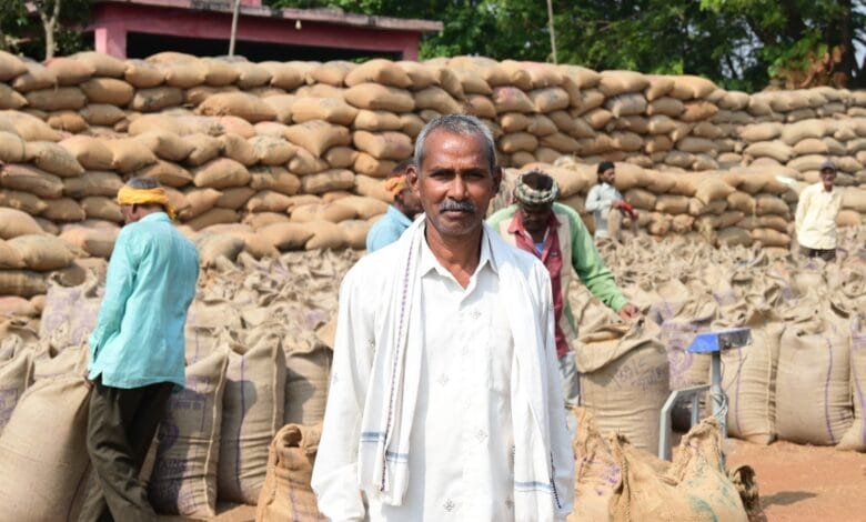 राजनांदगांव : राज्य शासन द्वारा समर्थन मूल्य एवं कृषक उन्नति योजना के तहत धान खरीदी से किसान हो रहे आर्थिक रूप से मजबूत