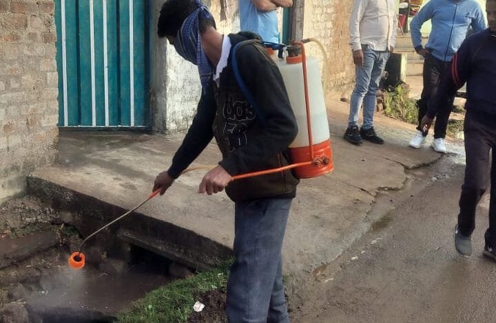 राजनांदगांव : कौरिनभाठा में संक्रामण बीमारी की शिकायत, महापौर ने किया विजिट