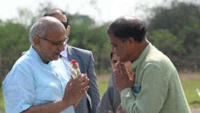 राजनांदगांव : उपराष्ट्रपति सीपी राधाकृष्णन का पीटीएस ग्राउंड स्थित हेलीपैड पहुंचने पर हुआ भावमय स्वागत