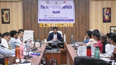 राजनांदगांव : कलेक्टर ने मातृ मृत्यु दर में कमी लाने के लिए परिजनों के साथ की चर्चा