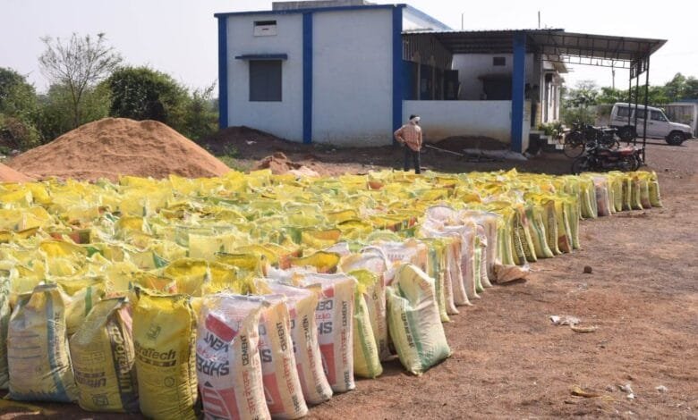 राजनांदगांव : जिले में धान खरीदी की तैयारी जोरों पर, जिले में 96 उपार्जन केन्द्रों में की जाएगी धान खरीदी