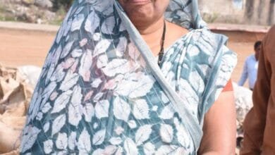 राजनांदगांव : खरीफ विपणन वर्ष 2025-26, ग्राम मोखला की किसान किरण साहू धान की बिक्री के लिए पहुंची धान उपार्जन केन्द्र भर्रेगांव