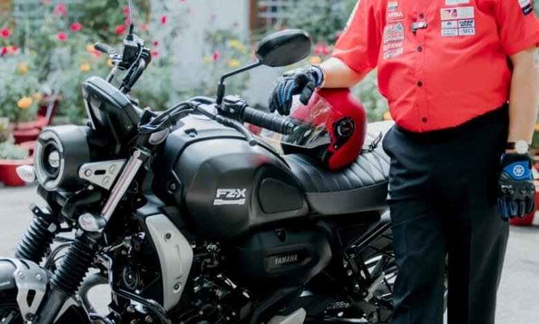 रायपुर : मुख्यमंत्री विष्णुदेव साय ने स्वयं बाइक चलाकर युवाओं को दिया सुरक्षित ड्राइविंग का संदेश