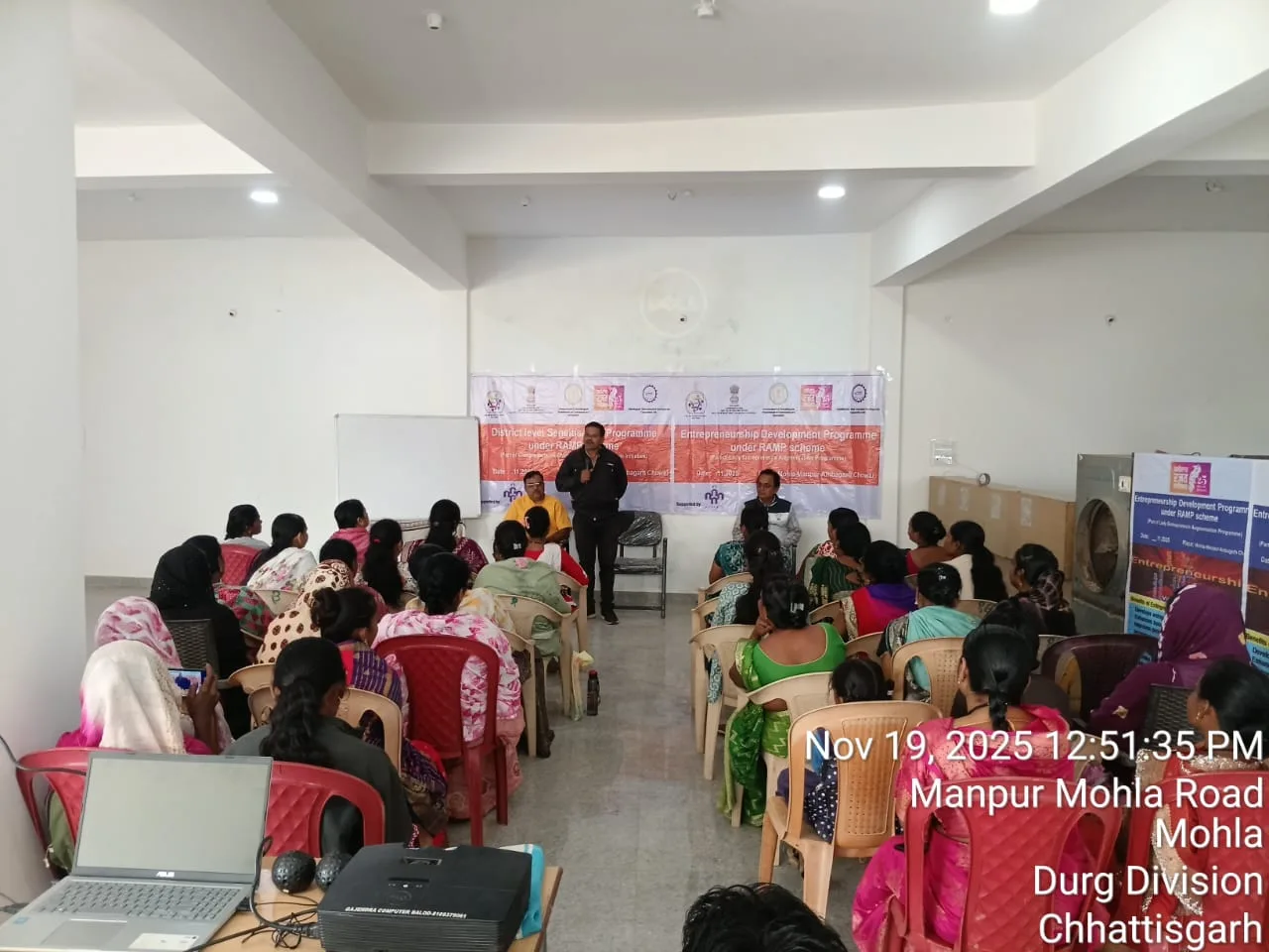 मोहला: महिलाओं को दिया गया उद्यमिता की जानकारी, उद्यमी बनाने किया गया प्रोत्साहित