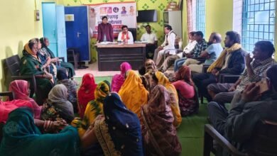 राजनांदगांव : प्रधानमंत्री सूर्यघर मुफ्त बिजली योजना से लाभान्वित करने के लिए सूर्यसभा का आयोजनसूर्यसभा में दी जा रही योजना की जानकारी