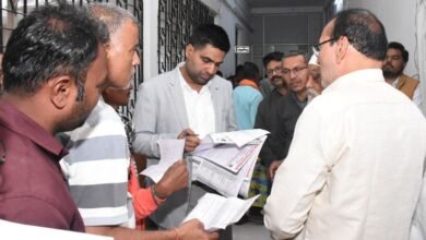 राजनांदगांव : कलेक्टर ने जनदर्शन में पहुंचे जनसामान्य की समस्याओं को संवेदनशीलपूर्वक सुना