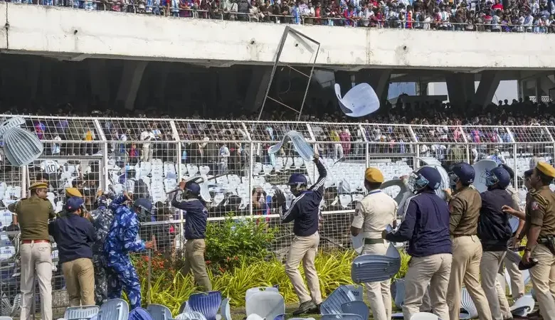 Messi In Bengal: कोलकाता के साल्ट लेक स्टेडियम में अफरा-तफरी, आयोजक गिरफ्तार, ममता बनर्जी ने मांगी माफी