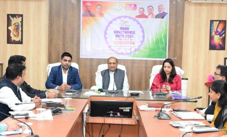 राजनांदगांव : किसानों को जिले के भीतर धान के परिवहन में करने में नहीं होनी चाहिए असुविधा : कलेक्टर