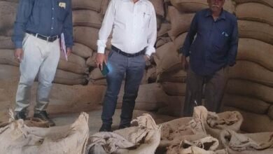 राजनांदगांव : आज कुल 6 प्रकरणों में 24 लाख 75 हजार 40 रूपए मूल्य के 798.40 क्विंटल (1996 बोरा) अवैध धान एवं 2 वाहन जप्त