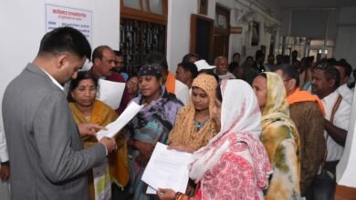 राजनांदगांव : कलेक्टर ने जनदर्शन में पहुंचे जनसामान्य की समस्याओं को गंभीरतापूर्वक सुना