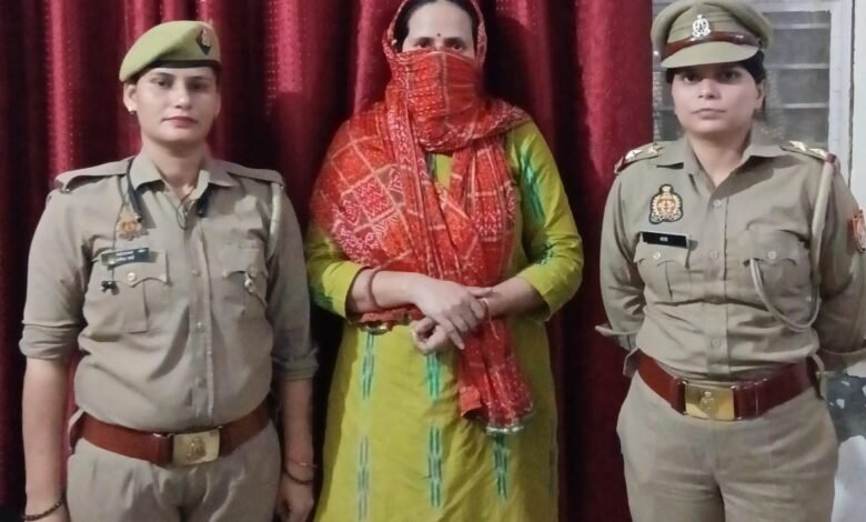 महिला के वेश में पहाड़ियों में छिपा था 25 हजार का इनामी बदमाश, ‘लेडी सिंघम’ की टीम ने ऐसे किया गिरफ्तार