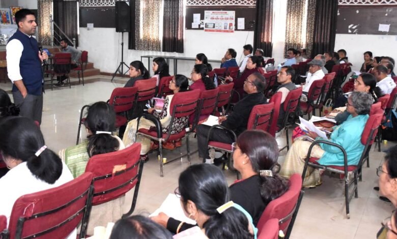 राजनांदगांव : शिक्षक बच्चों के भविष्य को संवारने वाले चेंज मेकर : कलेक्टर