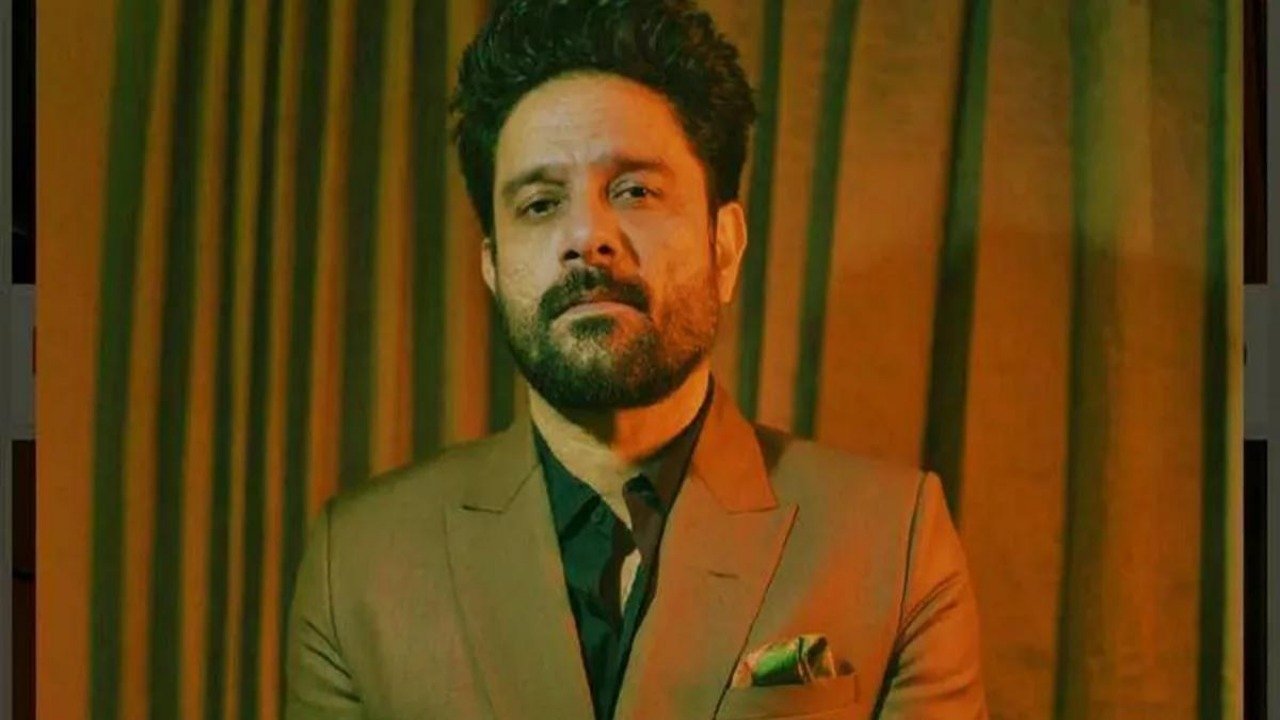 फिल्म 'दृश्यम 3' पर बवाल: निर्माता ने अक्षय खन्ना को भेजा कानूनी नोटिस, कहा- 'समझौते का उल्लंघन किया'