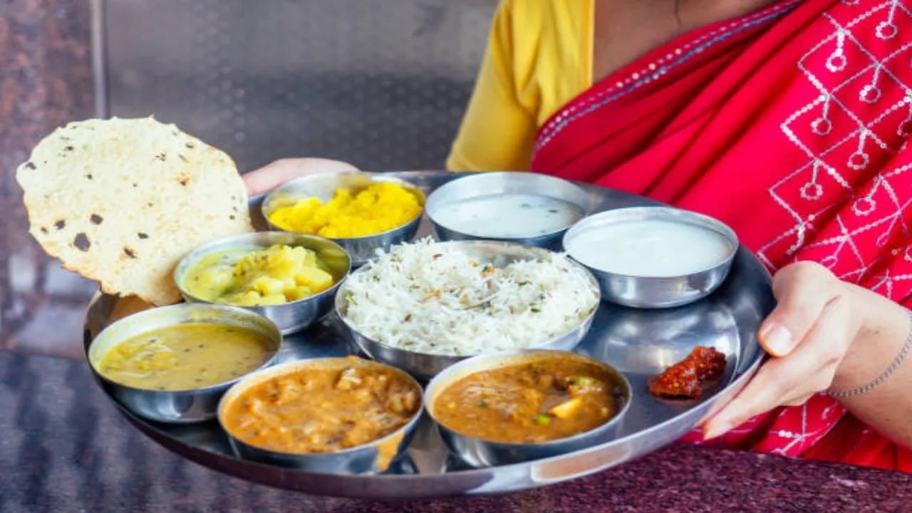 इंसुलिन लेते हैं तो क्या खाएं? डायबिटीज में भारतीय डाइट प्लान और सावधानियां