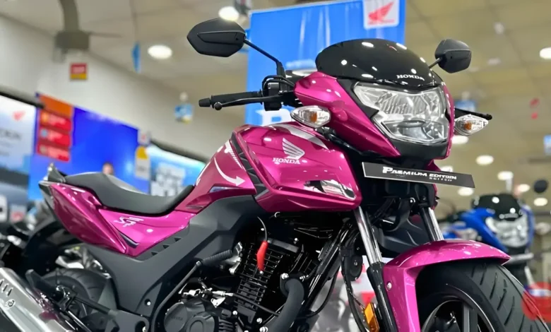 Honda SP 125 बनी मिडिल क्लास की पहली पसंद, 70kmpl माइलेज और दमदार फीचर्स के साथ कीमत सिर्फ ₹55,999