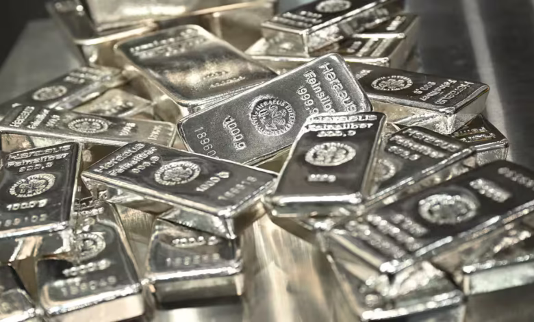 Silver Price Today: चांदी में ऐतिहासिक उछाल, एक दिन में ₹8000 से ज्यादा महंगी, सोना भी तेज