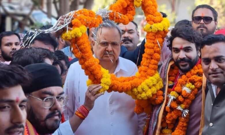 नवनियुक्त प्रदेश मंत्री मोनू बहादुर सिंह का राजनांदगांव में भव्य स्वागत, शीतला मंदिर में किए दर्शन