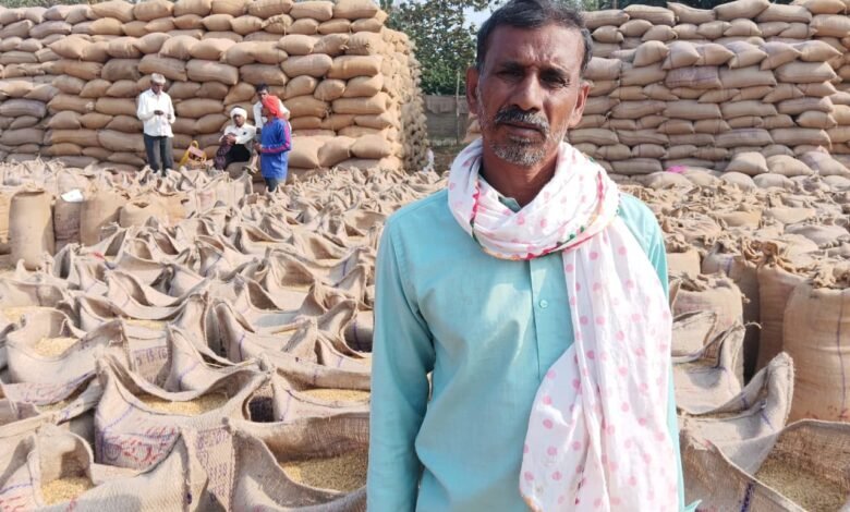 मोहला : धान विक्रय की राशि से उद्धव सिंह खरीदेगें कृषि उपकरण, बढ़ाएंगे उत्पादन क्षमता