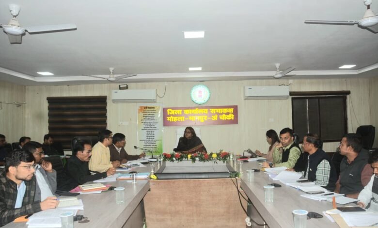 आयुष्मान एवं वय वंदना योजना में प्रगति लाने लगाए शिविर-कलेक्टर प्रजापति