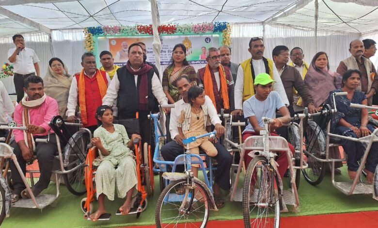 मोहला : "प्रशासन गांव की ओर” शिविर के माध्यम से जिला प्रशासन पहुँचा मानपुर