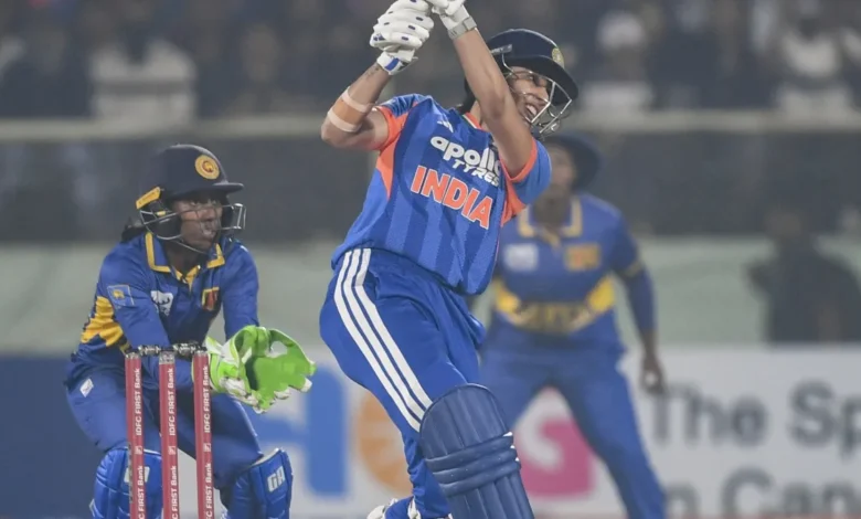 Smriti Mandhana: स्मृति मंधाना ने रचा करिश्मा, सबसे कम पारियों में 10,000 इंटरनेशनल रन पूरे कर बनाया महारिकॉर्ड