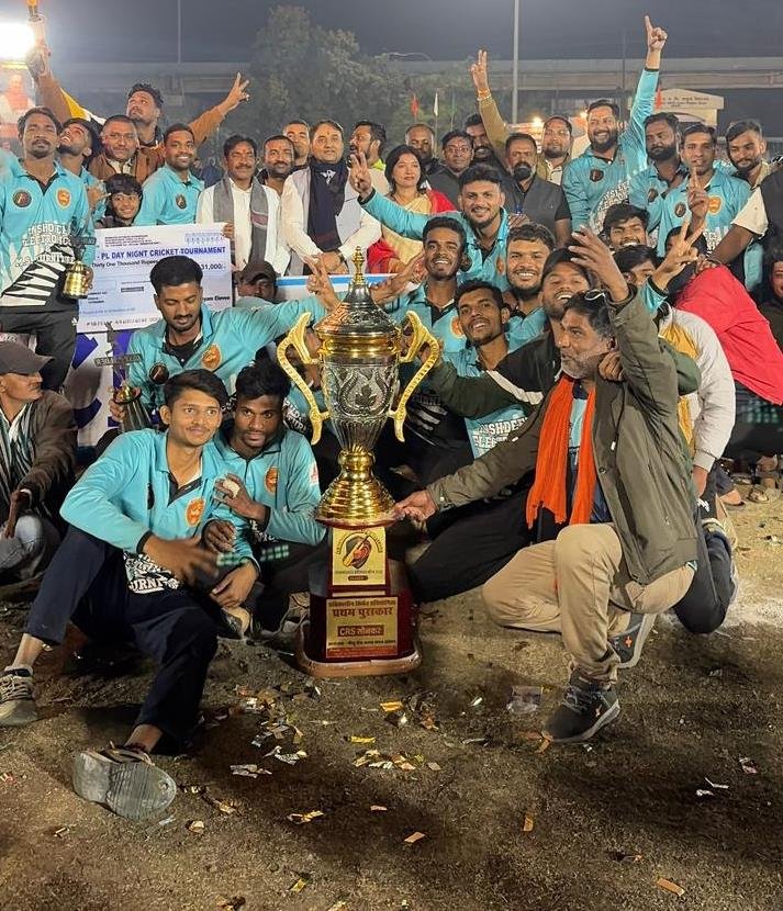 नीलू शर्मा फैंस क्लब द्वारा आयोजित