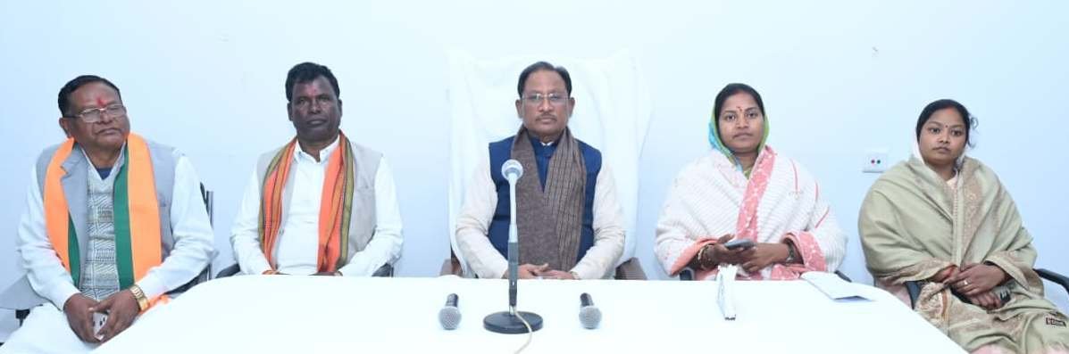 सरकार की योजनाओं का लाभ