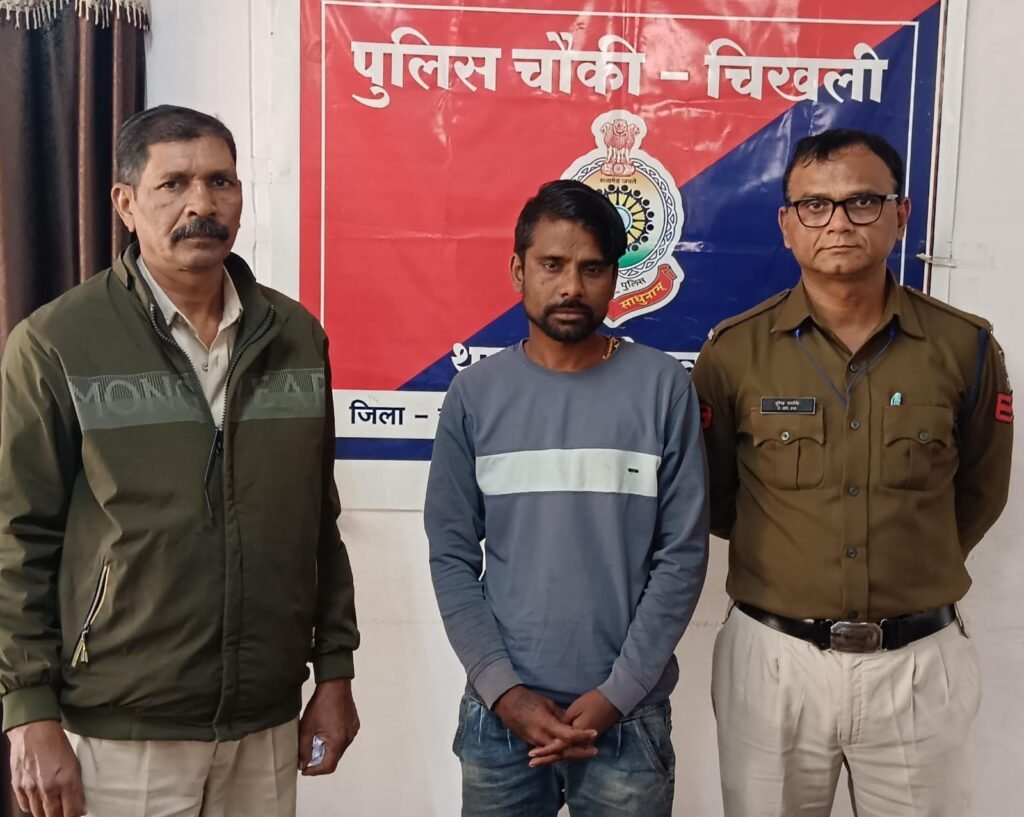 Rajnandgaon: चाकू लहरा कर राहगीरो को डरा धमका रहे आदतन बदमाश पर कार्यवाही, चाकू किया गया जप्त