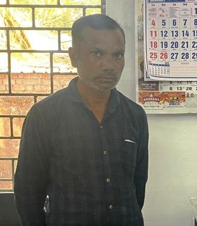 Rajnandgaon: चरित्रहीन होने की शंका पर पत्नी के साथ मारपीट करने वाले आरोपी पति को गिरफ्तार, भेजा गया जेल